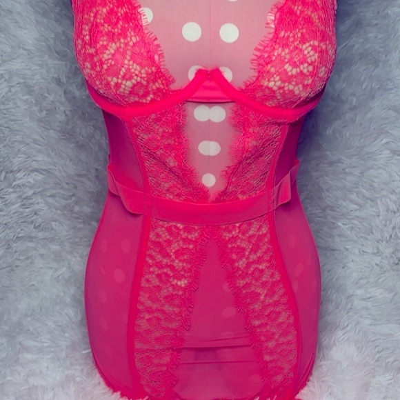 Victoria’s Secret neon pink Merry Widow sheer lace & mesh garter lingerie - Picture 10 of 11
